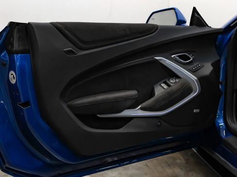Used 2018 Chevrolet Camaro ZL1 image 27