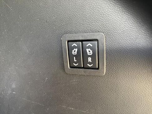 Used 2020 Buick Enclave Premium w/ Sun and Sites Package AWD/4WD image 13