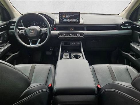 Used 2025 Honda Pilot EX-L image 17