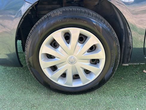 Used 2017 Nissan Versa S Plus image 41