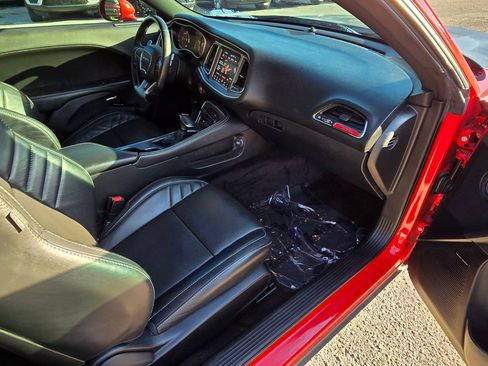 Used 2018 Dodge Challenger SRT Hellcat image 39