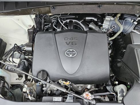 Used 2019 Toyota Highlander Limited Platinum FWD image 36