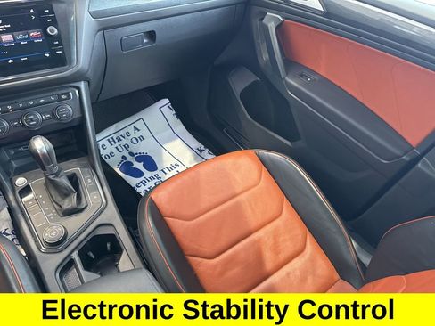 Used 2019 Volkswagen Tiguan SEL Premium image 11