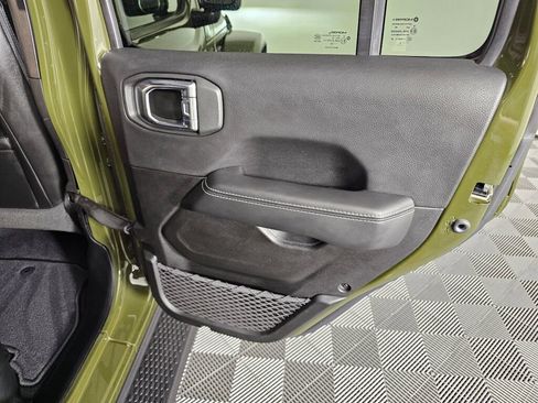 Used 2022 Jeep Wrangler Unlimited Sahara image 35