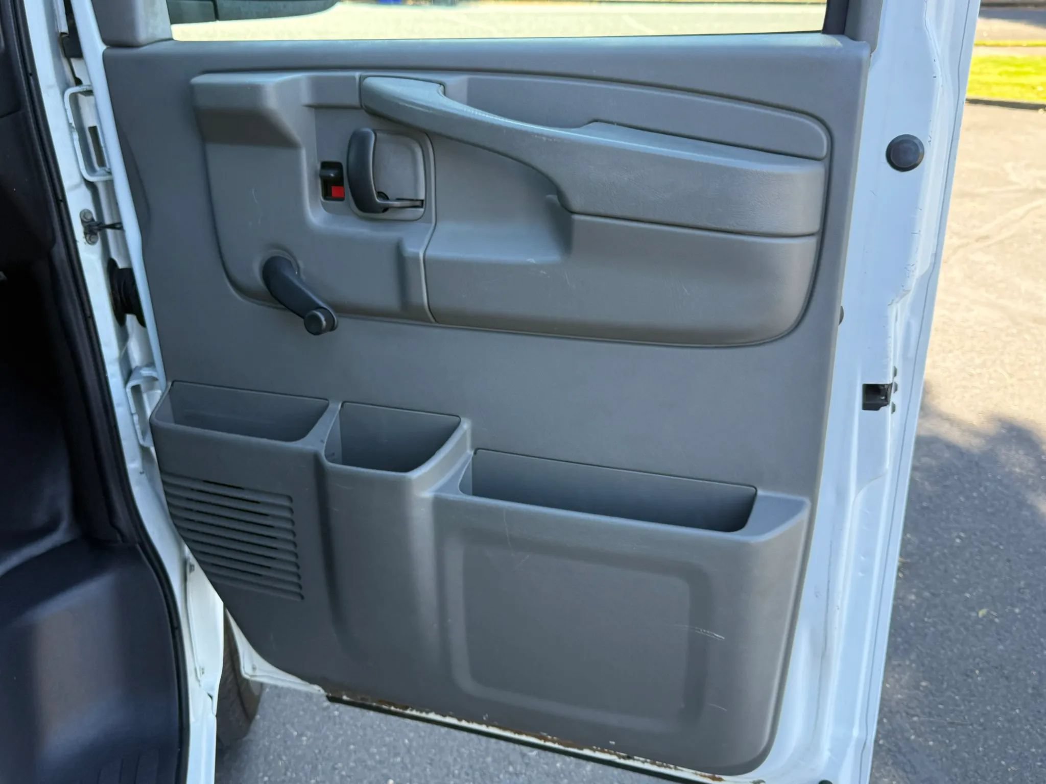 Used 2012 Chevrolet Express 2500 w/ Cold Climate Package RWD image 22