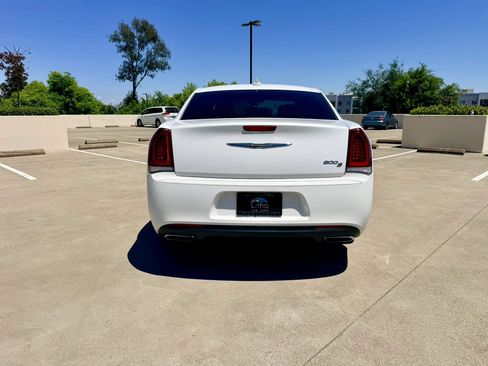 Used 2016 Chrysler 300 S w/ Light Group RWD image 7