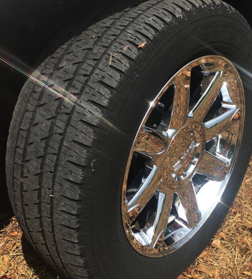 Used 2012 GMC Yukon XL Denali RWD image 10