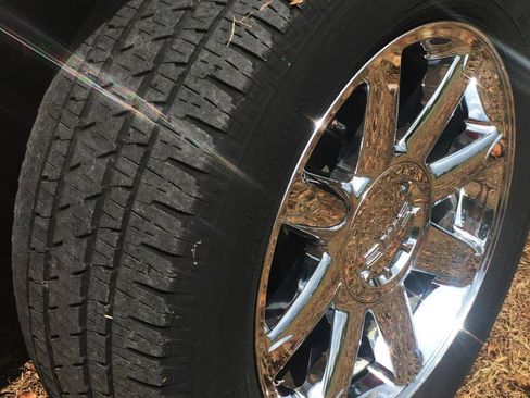 Used 2012 GMC Yukon XL Denali RWD image 10