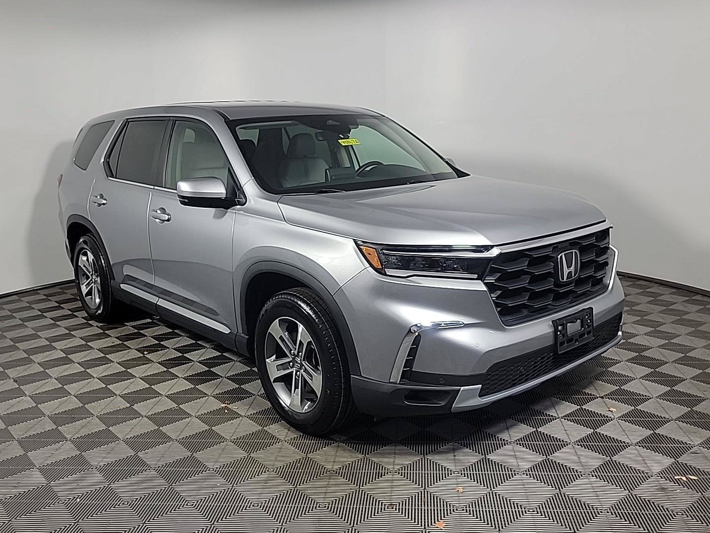 Certified 2025 Honda Pilot EX-L image 1
