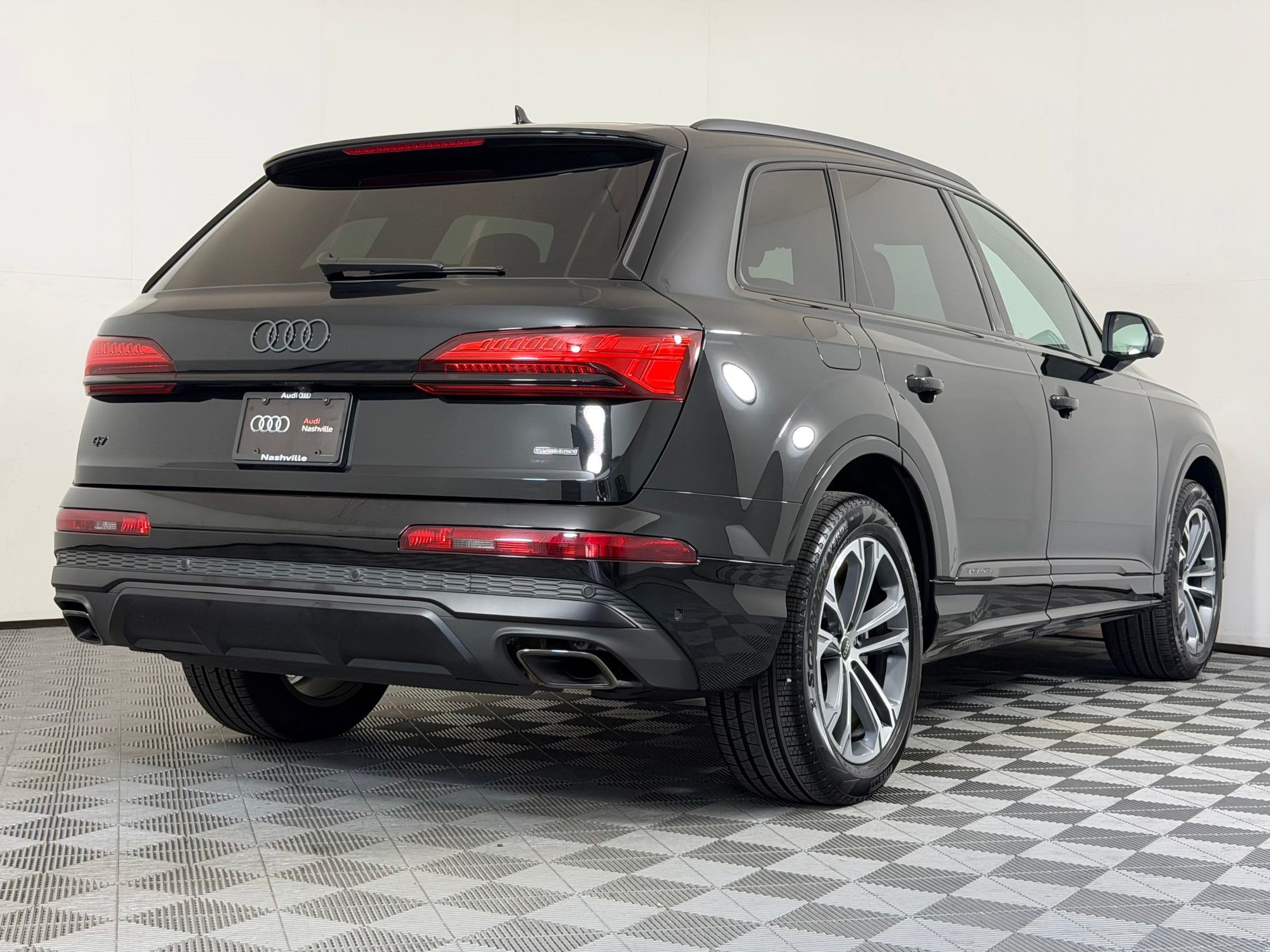 Certified 2026 Audi Q7 2.0T Premium AWD/4WD image 9