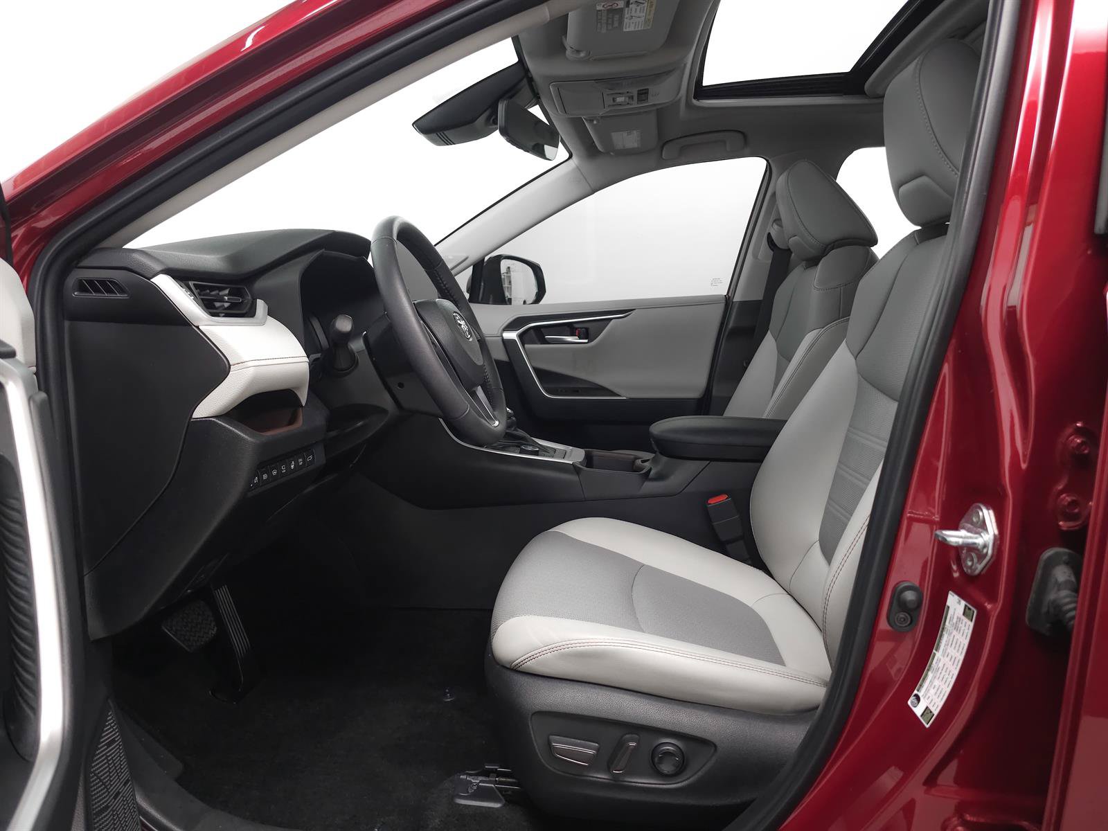 Used 2024 Toyota RAV4 Limited w/ Advanced Technology Package AWD/4WD image 4