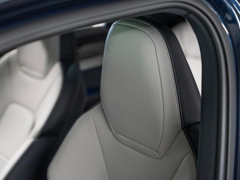 Certified 2026 Porsche Cayenne AWD/4WD image 24