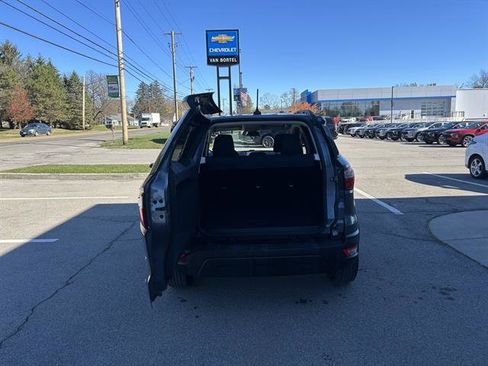 Used 2020 Ford EcoSport SE image 5