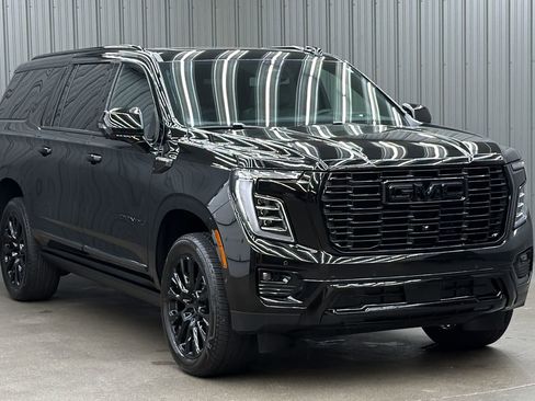 Used 2026 GMC Yukon XL Denali w/ Sun & Power Step Package AWD/4WD image 7