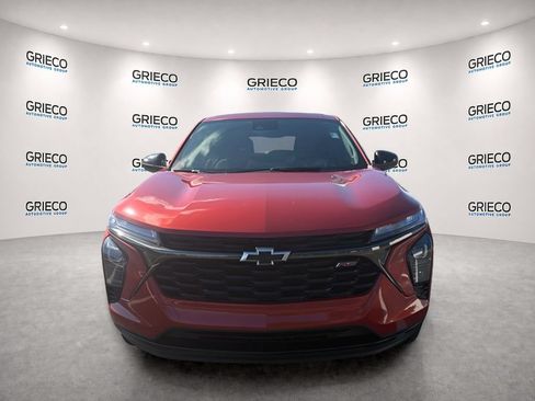 Used 2024 Chevrolet Trax RS FWD image 8