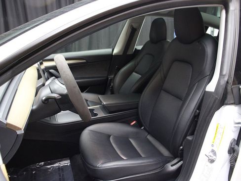 Used 2023 Tesla Model 3 Standard Range image 29