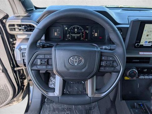 Certified 2025 Toyota Tacoma SR5 AWD/4WD image 12