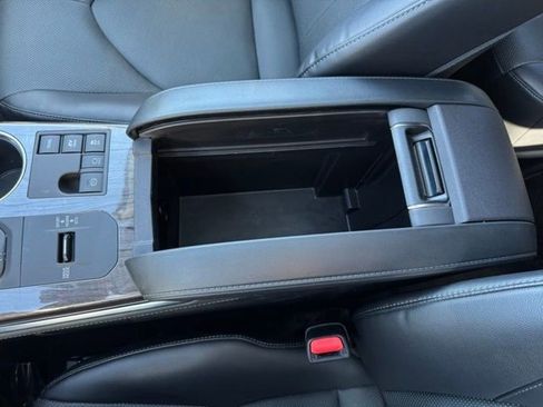 Used 2023 Toyota Highlander Limited AWD/4WD image 23