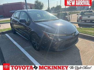Used 2022 Toyota Corolla LE image 1