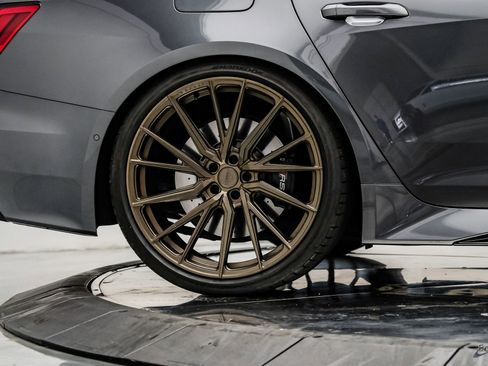 Used 2023 Audi RS 6 w/ Black Optic Package AWD/4WD image 96
