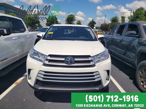 Used 2018 Toyota Highlander XLE FWD image 2