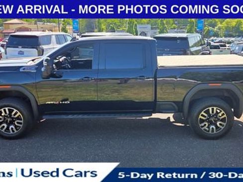 Used 2021 GMC Sierra 2500 AT4 w/ Snow Plow Prep/Camper Package AWD/4WD image 5