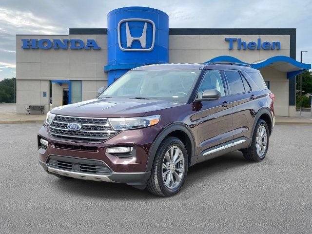 Used 2022 Ford Explorer XLT w/ Equipment Group 202A AWD/4WD image 2