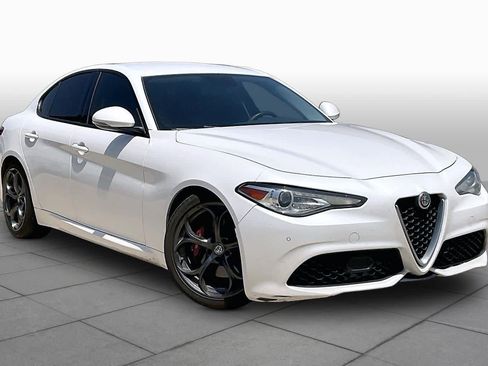Used 2018 Alfa Romeo Giulia Ti Sport w/ Quick Order Package 22U Sport RWD image 2