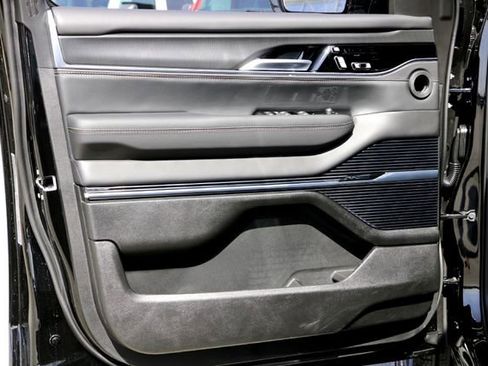 New 2026 Jeep Grand Wagoneer L Summit image 16