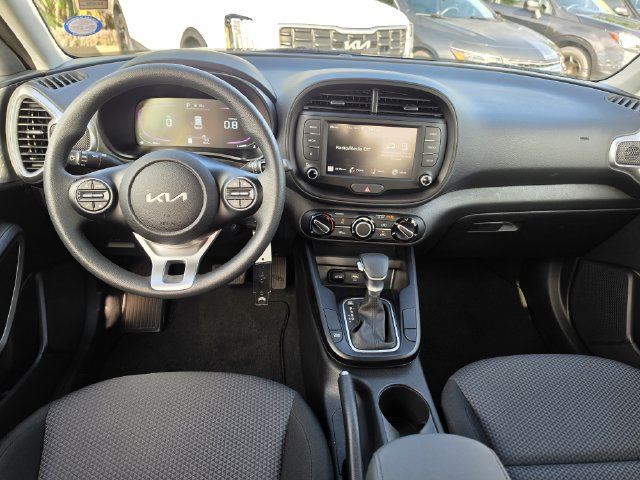 Certified 2025 Kia Soul LX FWD image 7
