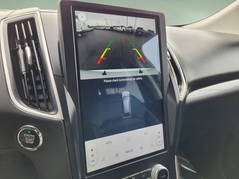 Used 2024 Ford Edge SEL image 21