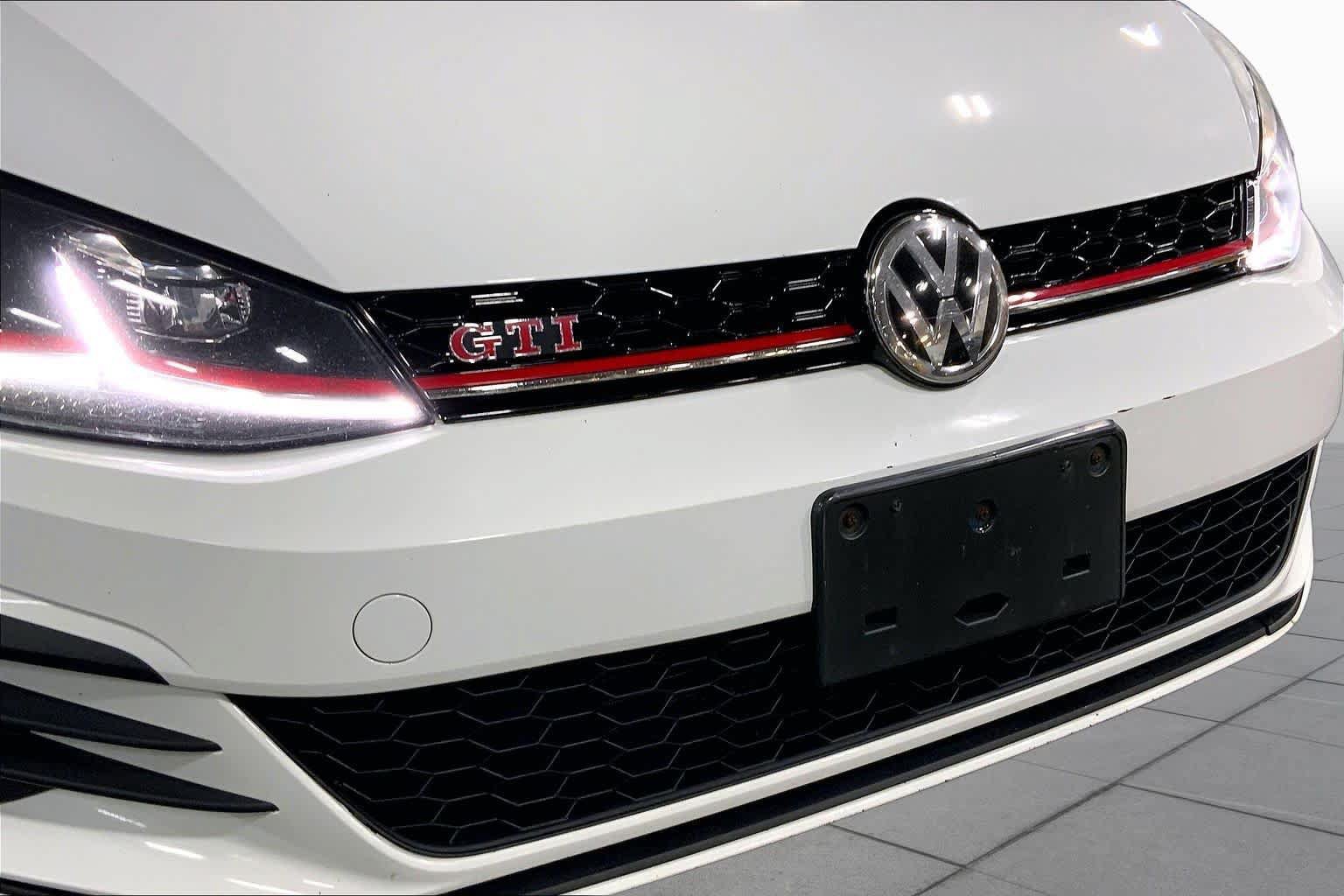 Used 2021 Volkswagen GTI SE FWD image 30
