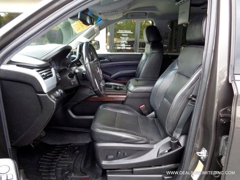 Used 2019 GMC Yukon XL SLT AWD/4WD image 9