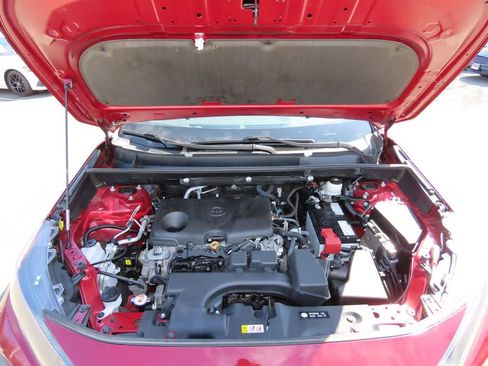 Used 2022 Toyota RAV4 LE image 10
