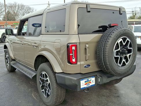 Used 2025 Ford Bronco Outer Banks image 4