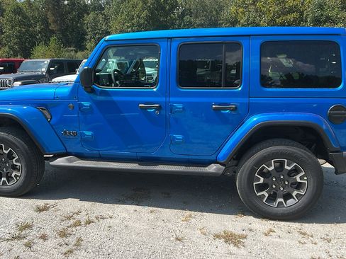 New 2025 Jeep Wrangler Sahara image 11