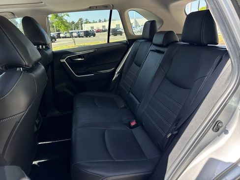 Used 2022 Toyota RAV4 XLE Premium FWD image 31
