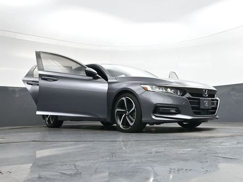 Used 2018 Honda Accord Sport image 41