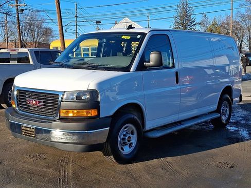Used 2024 GMC Savana 2500 w/ Driver Convenience Package image 4