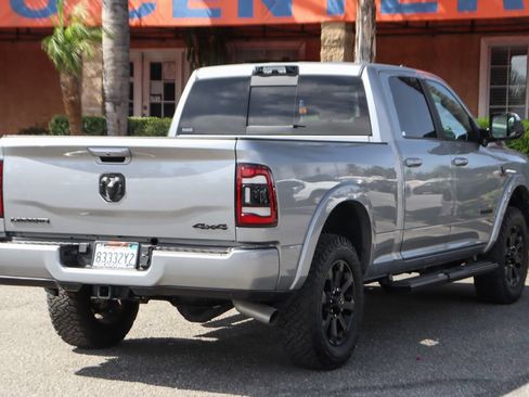 Used 2022 RAM 2500 Laramie w/ Night Edition AWD/4WD image 10