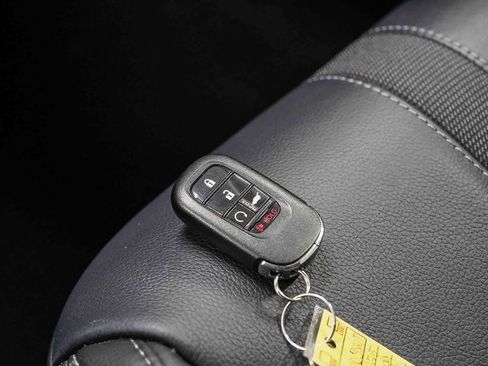 Used 2025 Honda Pilot EX-L image 26