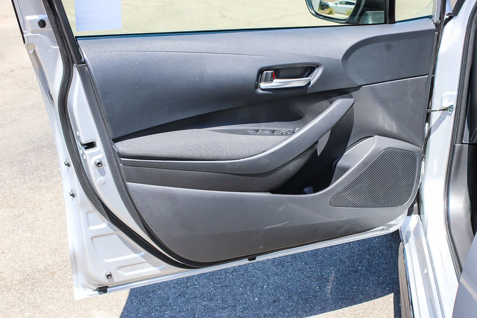 Used 2026 Toyota Corolla SE FWD image 21