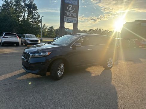 Used 2019 Kia Sorento FWD V6 image 11