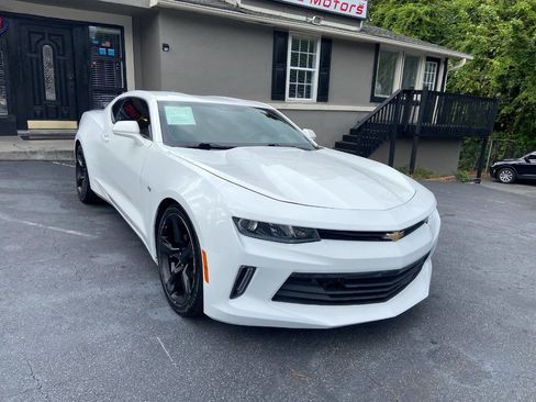Used 2017 Chevrolet Camaro LT image 5