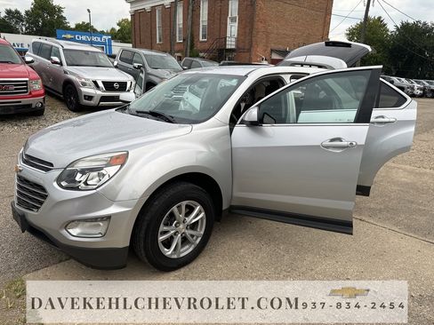 Used 2017 Chevrolet Equinox LT image 22