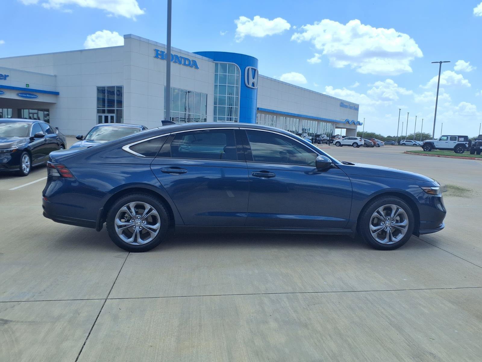 Used 2024 Honda Accord EX image 8