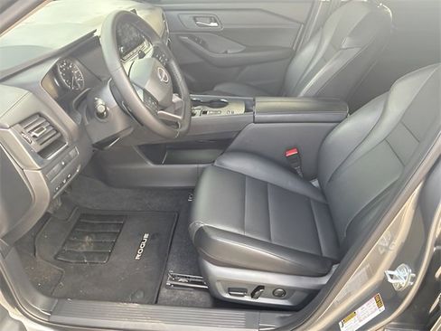 Used 2026 Nissan Rogue SV w/ SV Premium Package image 19