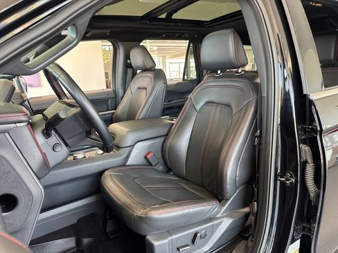 Used 2022 Ford Expedition Limited AWD/4WD image 17