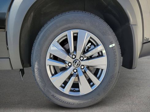 New 2025 Nissan Pathfinder SV w/ Black Appearance Package image 9