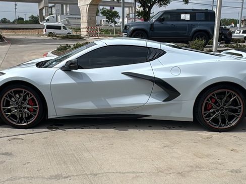 Used 2023 Chevrolet Corvette Stingray Preferred Cpe w/ Z51 Performance Package RWD image 4